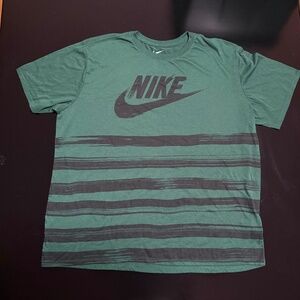 Nike Athletic Cut T-Shirt - Size XXL - Dark Green w/ Black Graphic